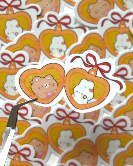 Locket sticker